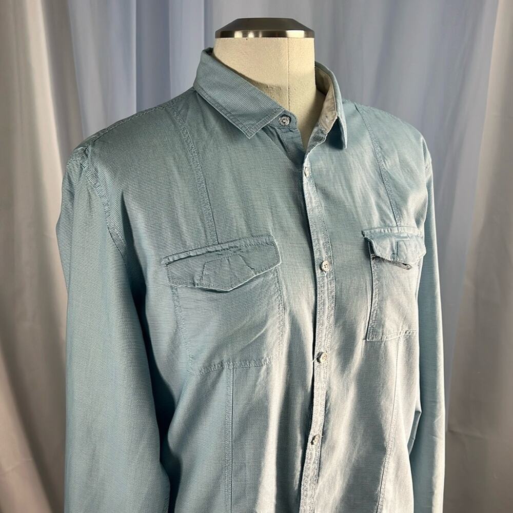 Calvin Klein Body Fit blue collared button down roll tab long sleeves shirt L
